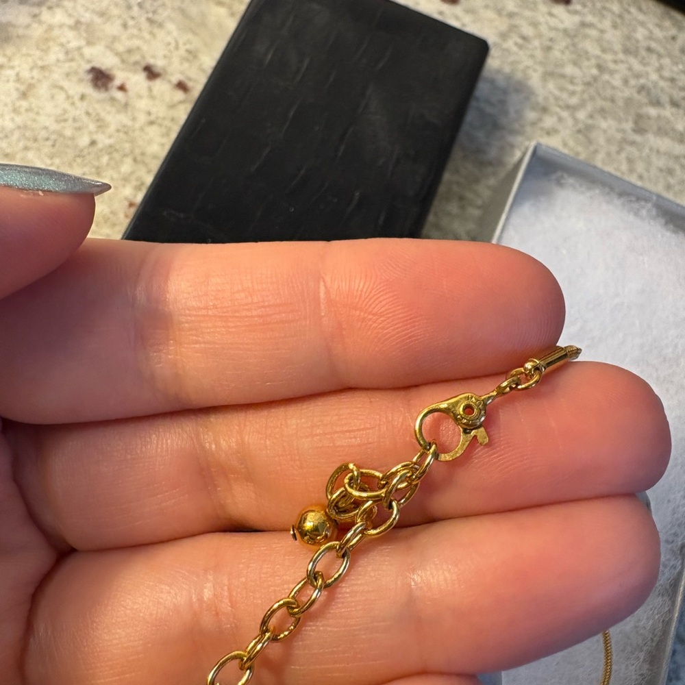2000s Gold Butterfly Necklace - Picture 3 of 4